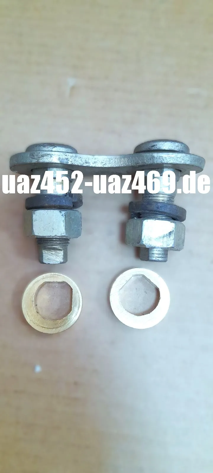 Adjusting screws brake shoes GAZ 53