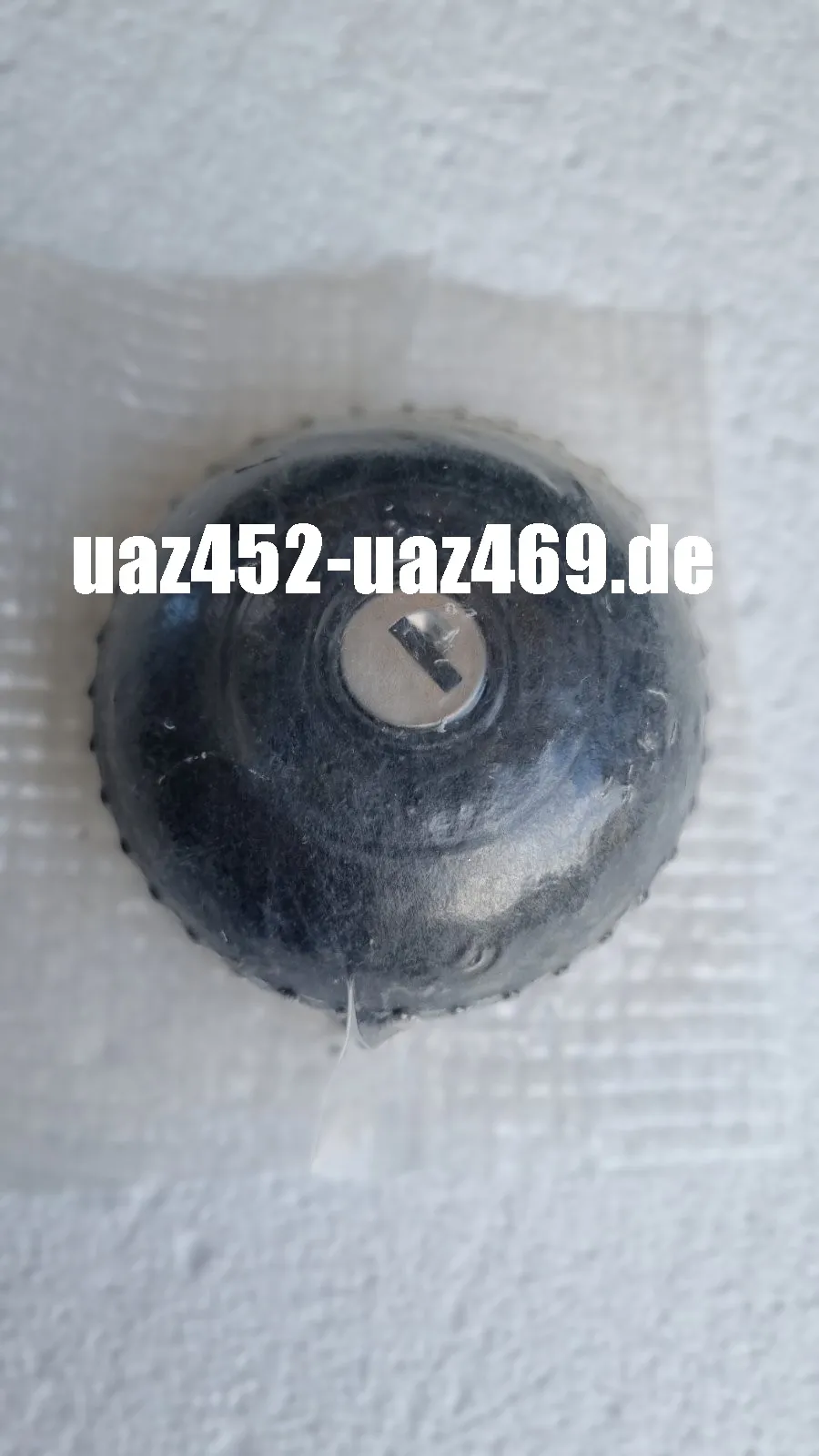 Cap for fuel tank UAZ with key metal